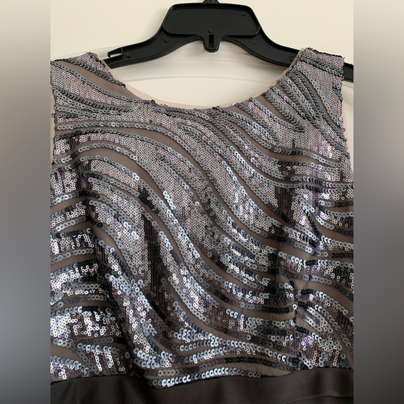 NWOT Betsy & Adam Women’s Formal Gown/Dress - Picture 4 of 9